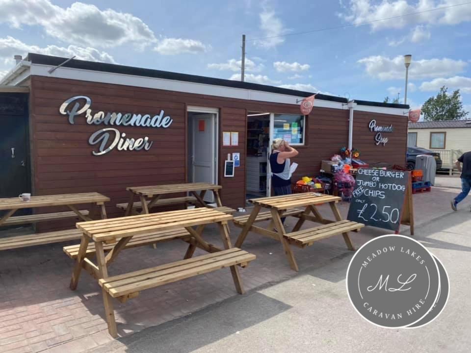 Promenade 566, Direct Beach Access, Close To Fantasy Island, Wifi, Pet Friendly - Meadow Lakes Caravan & Lodge Hire Skegness Buitenkant foto